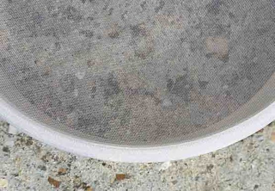 Système à l'eau : tamis inox pour sable de fonderie – Image 2